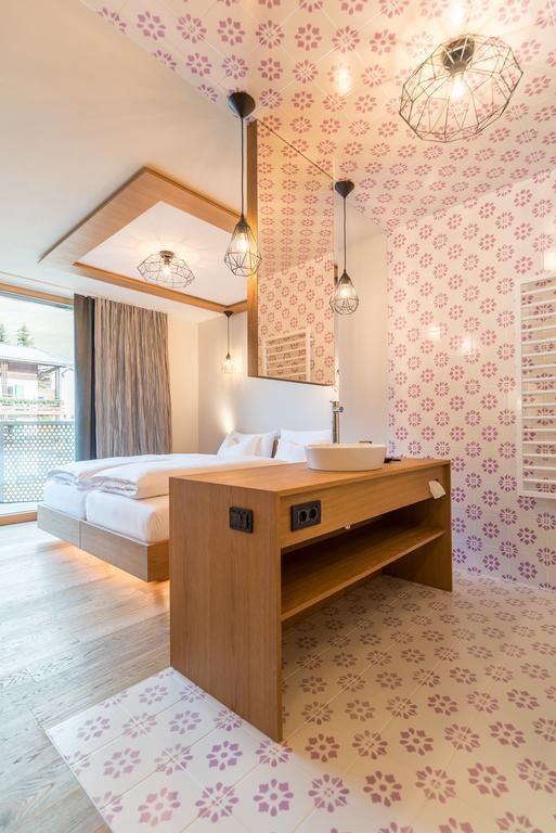 Hotel Tofana Сан-Кассиано Экстерьер фото